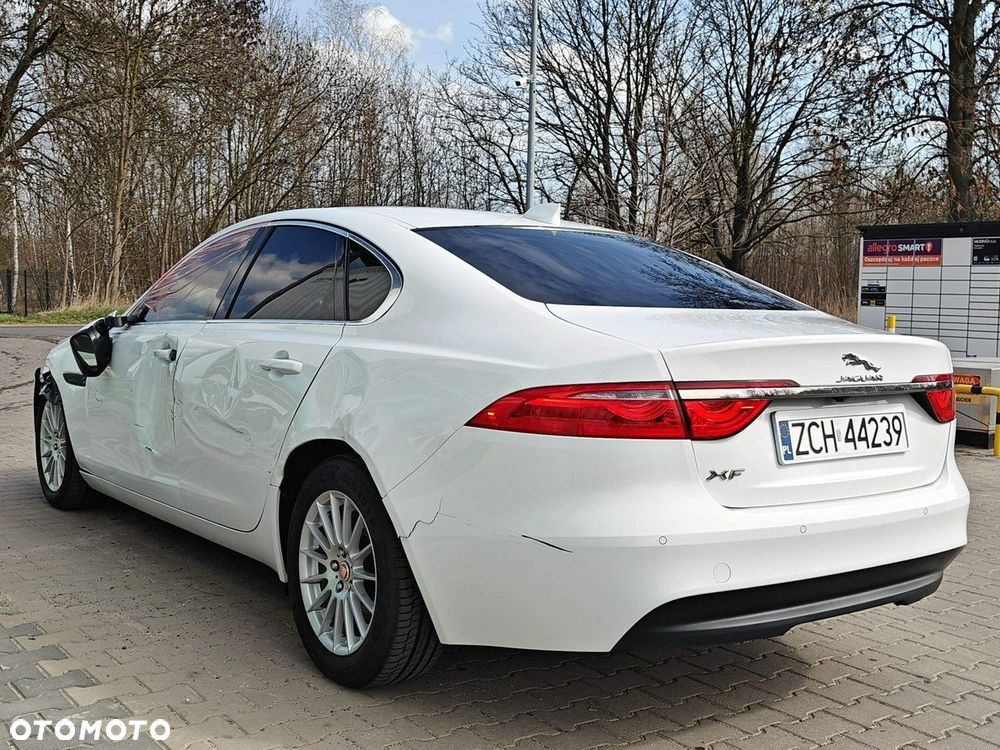 Jaguar XF - 3