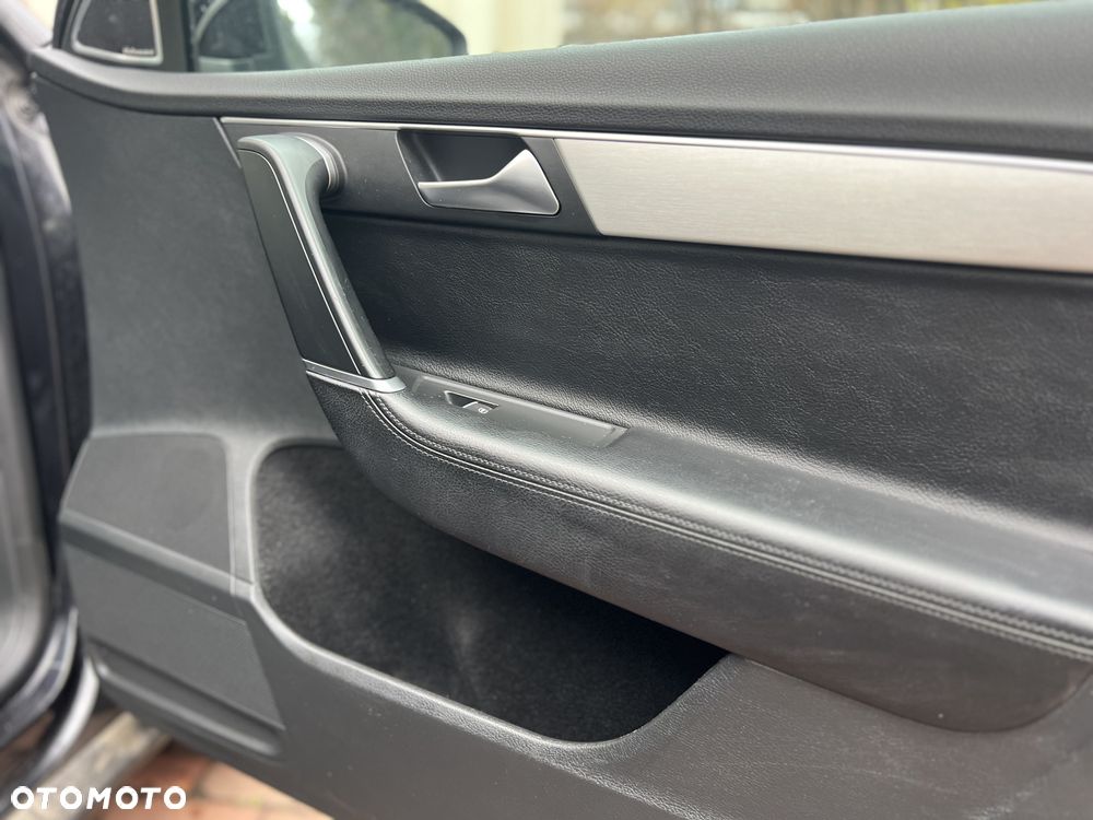 Volkswagen Passat 1.4 TSI BMT Highline DSG - 30