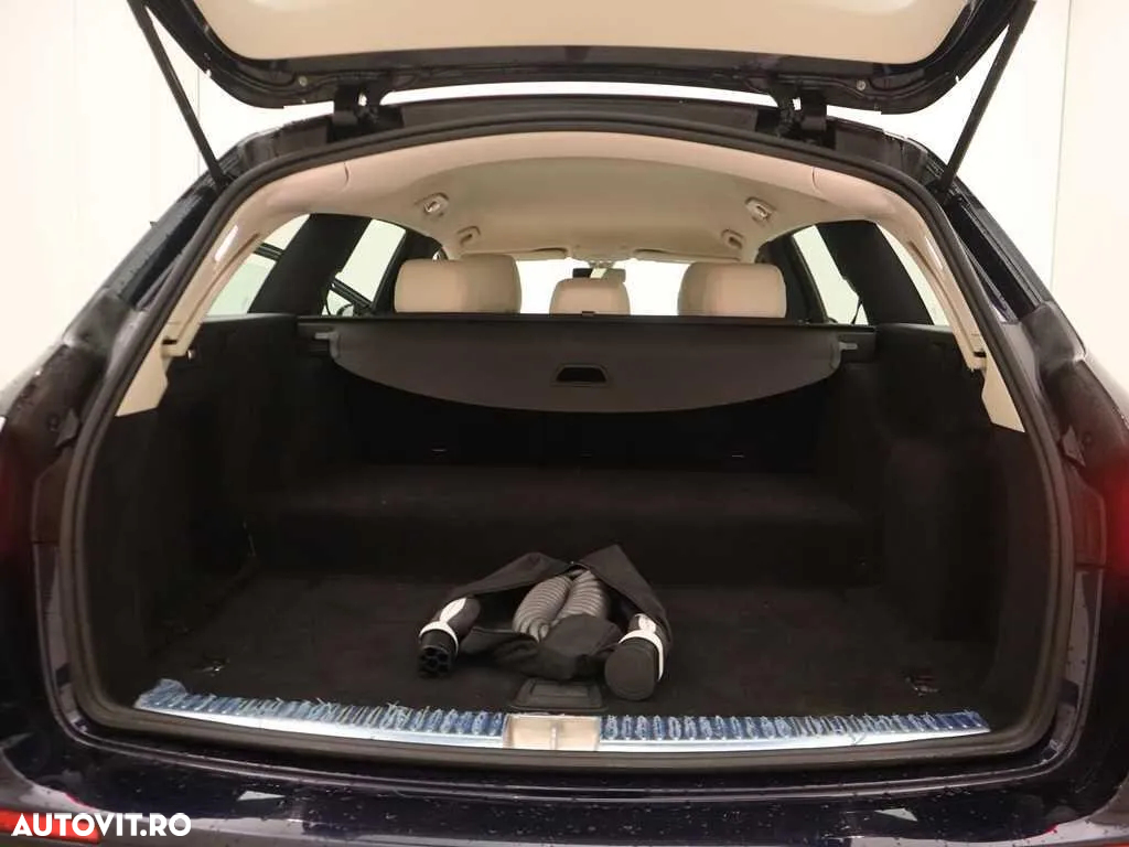 Mercedes-Benz E 300 de 9G-TRONIC - 8