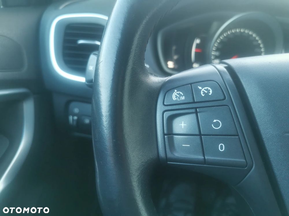 Volvo V40 T2 Summum - 16