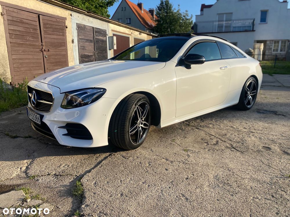 Mercedes-Benz Klasa E 200 Coupe 9G-TRONIC - 2