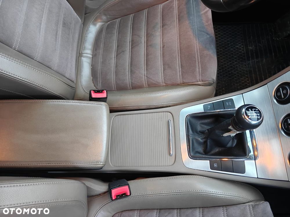 Volkswagen Passat 2.0 TDI Highline - 6