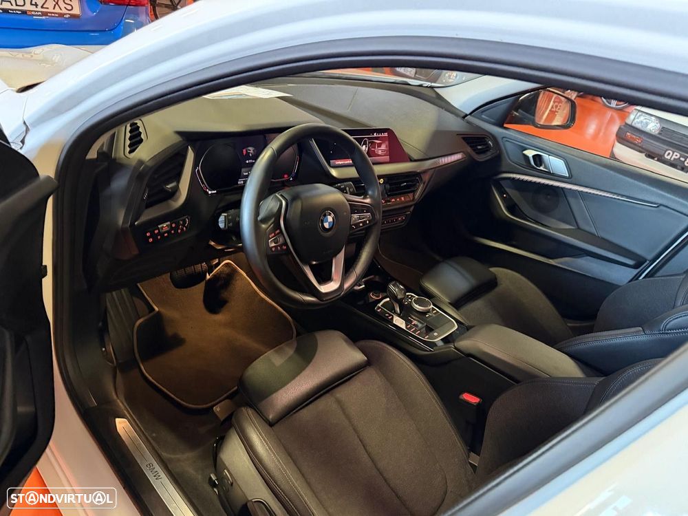 BMW 116 d Line Sport Auto — fotografia 5