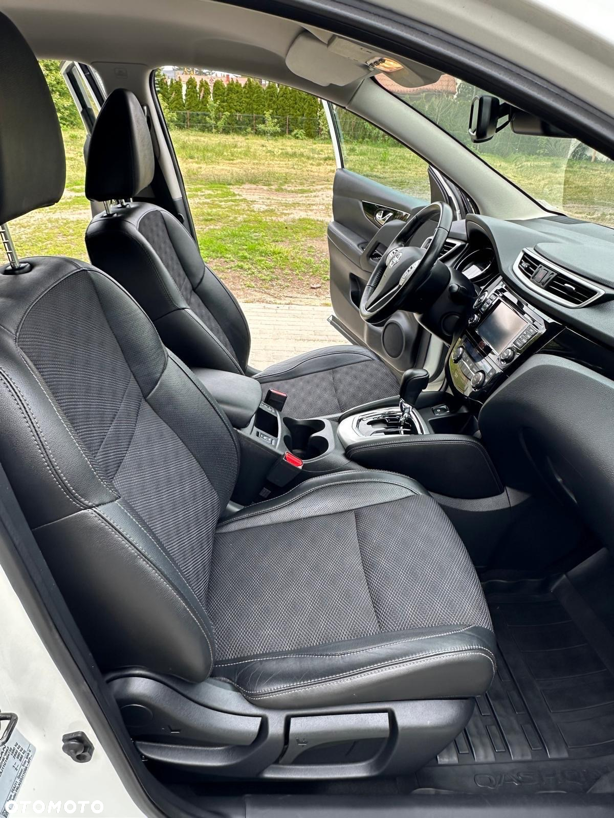 Nissan Qashqai 1.2 DIG-T Xtronic TEKNA - 39