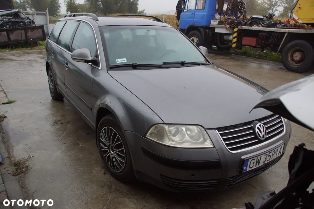 Auto na części - Volkswagen Passat B5 Lift 1.9 TDI 130 KM AWX GGB LA7T 2005R Silnik Skrzynia Drzwi Maska Klapa Zderzak Błotnik Szyba Lusterko Deska Kokpit Sterownik Moduł Czujnik Licznik Kierownica Panel - 7