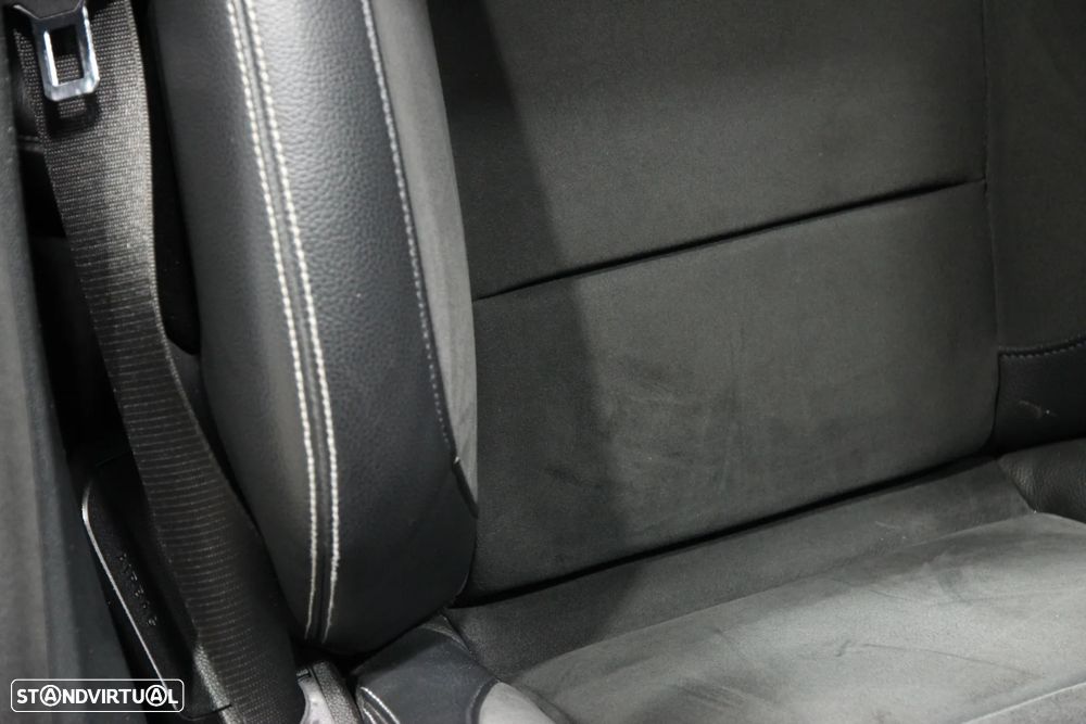 Mercedes-Benz E 250 BlueTEC Avantgarde Auto. - 12