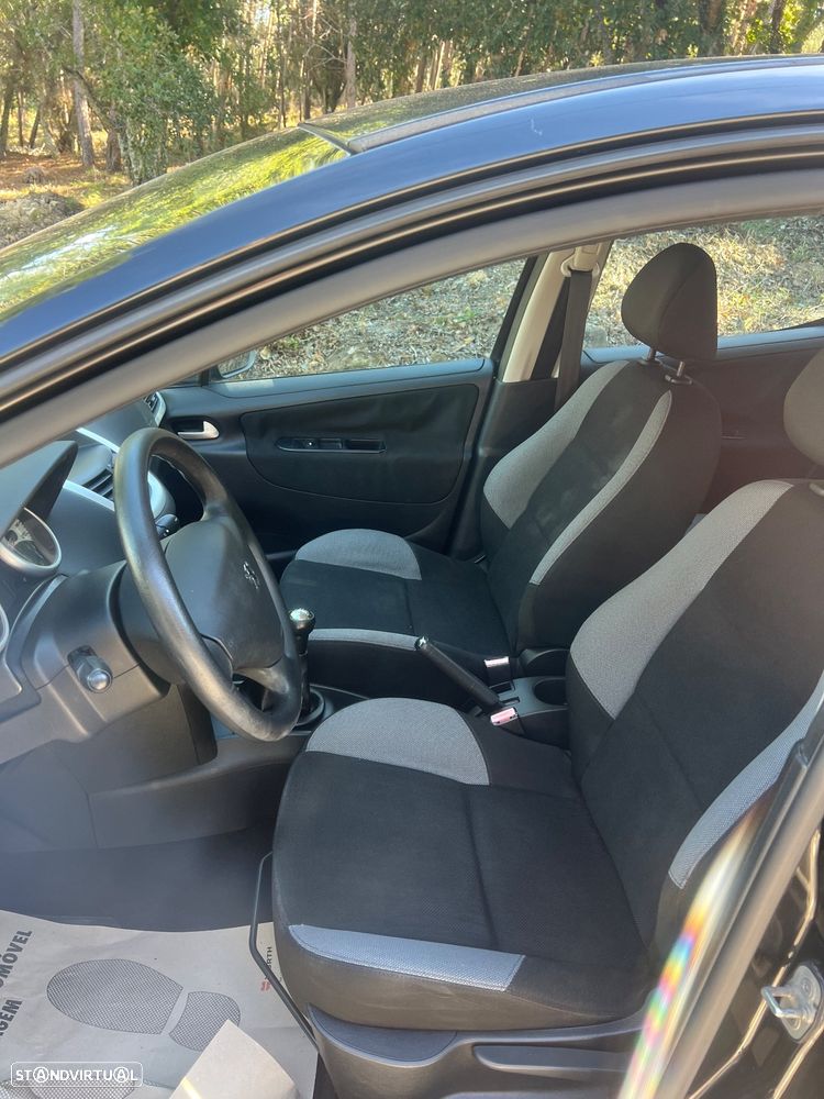 Peugeot 207 1.4 16V Trendy - 10