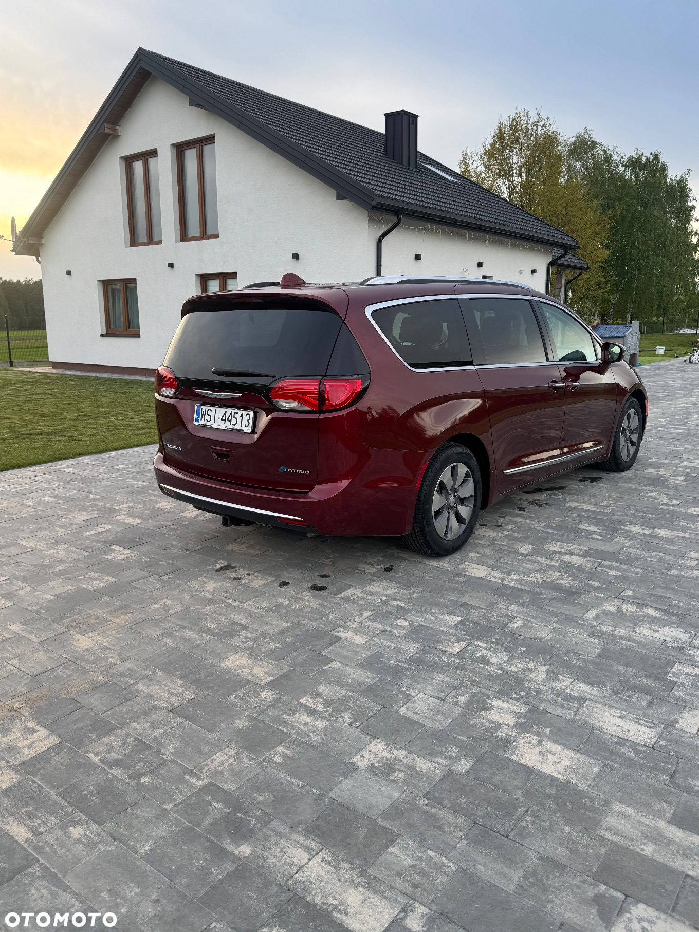 Chrysler Pacifica - 4