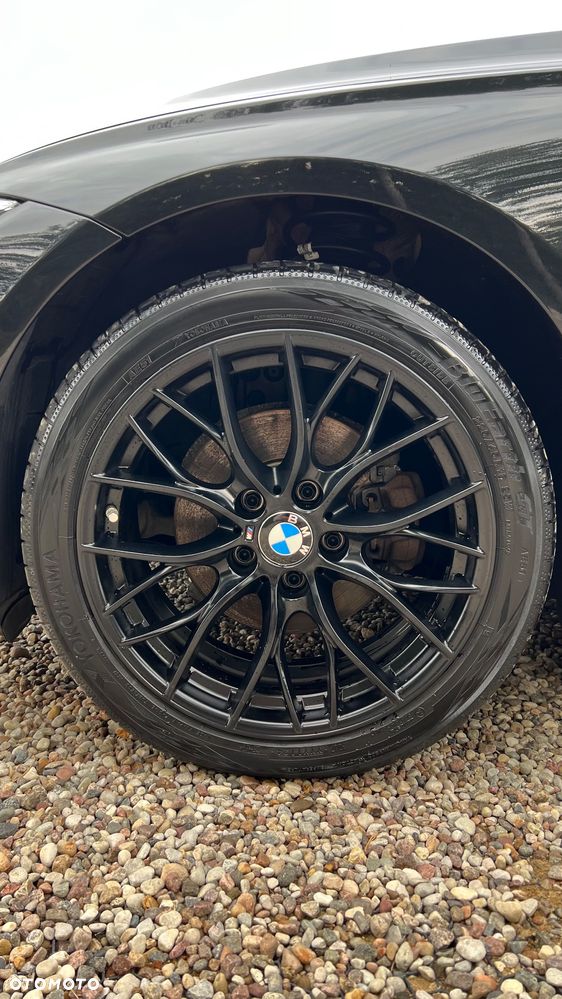 BMW Seria 3 330i Sport Line - 37