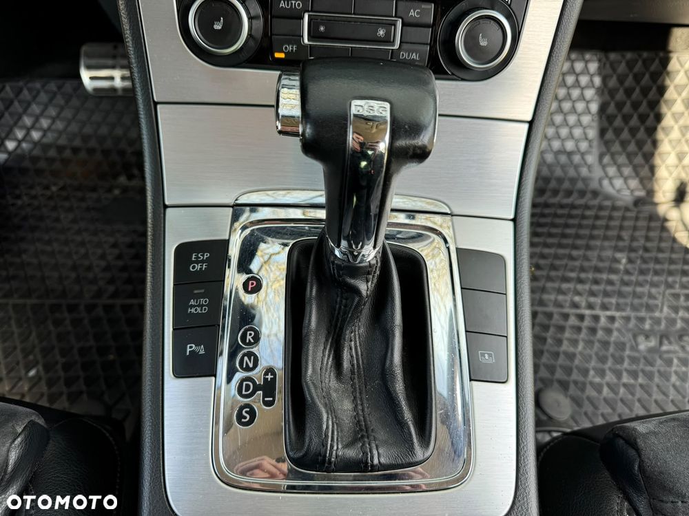 Volkswagen Passat 2.0 TDI DPF Highline DSG - 17
