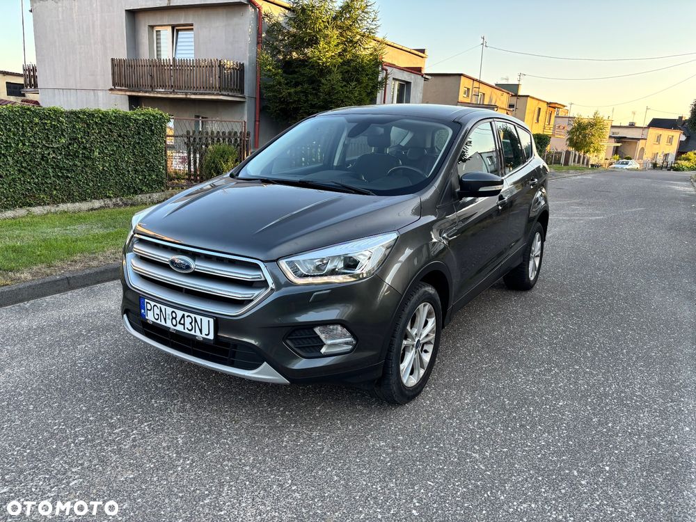 Ford Kuga 1.5 TDCi 2x4 Titanium - 1