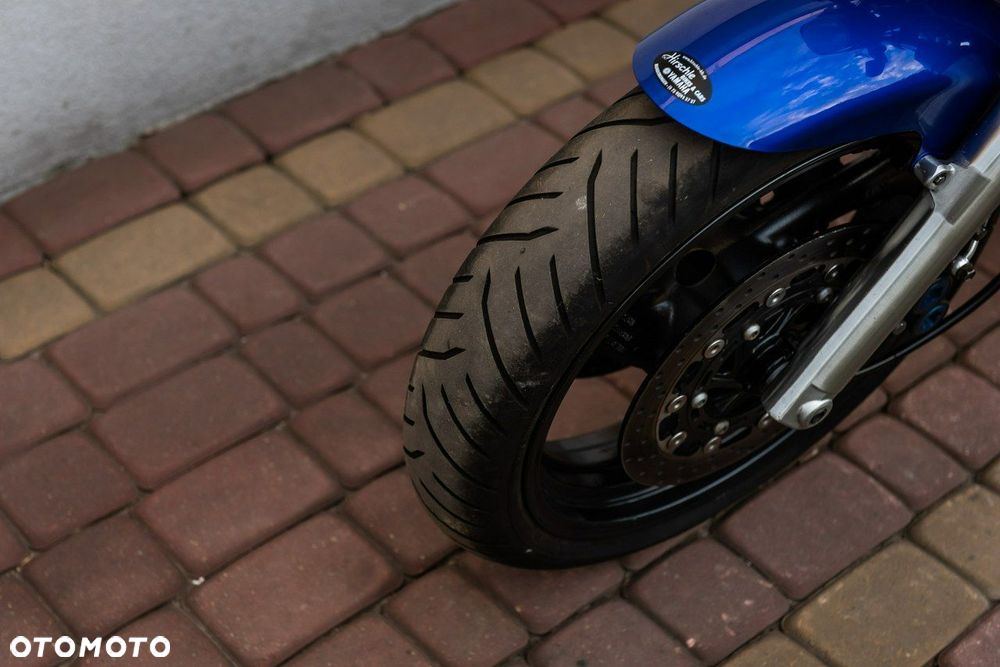Yamaha XJR - 9