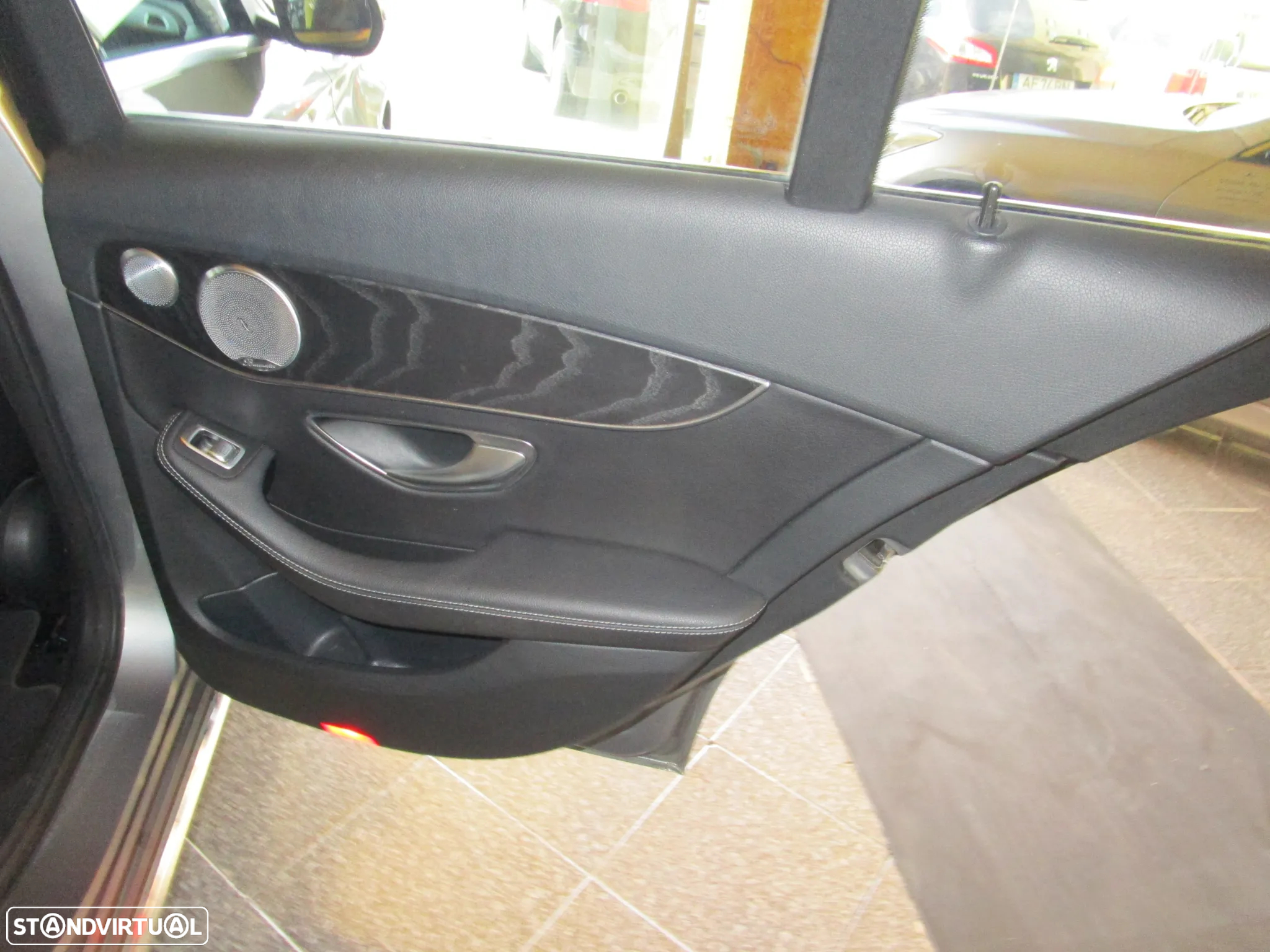 Mercedes-Benz C 350 e - 31