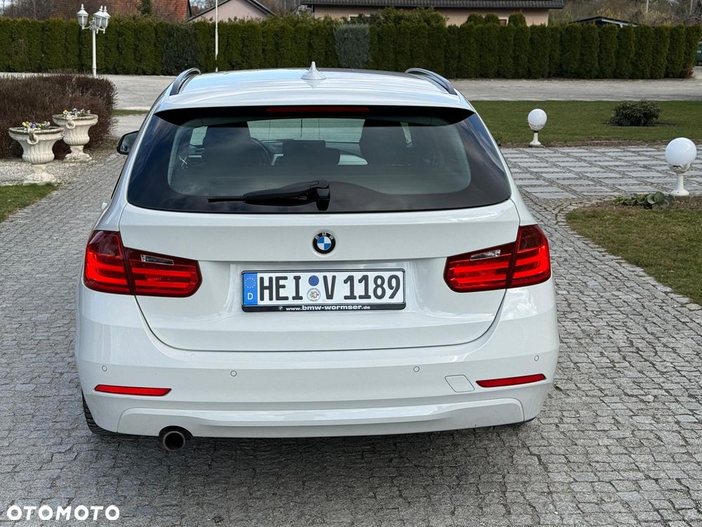 BMW Seria 3 318d Luxury Line - 9