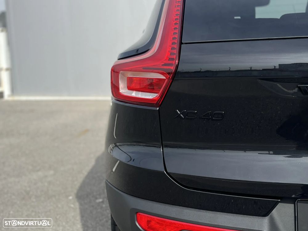 Volvo XC 40 2.0 B3 Black Edition - 10