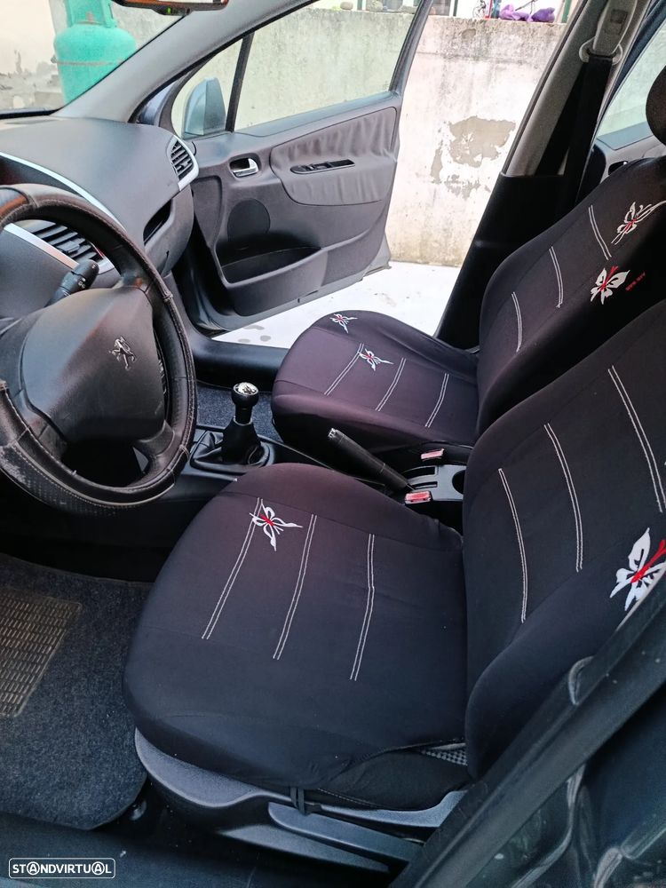 Peugeot 207 1.4 HDi Urban - 14