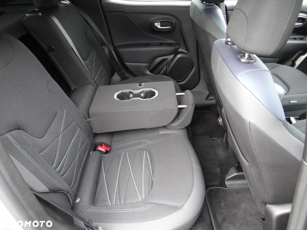 Jeep Renegade 1.5 T4 mHEV Upland FWD S&S DCT - 20
