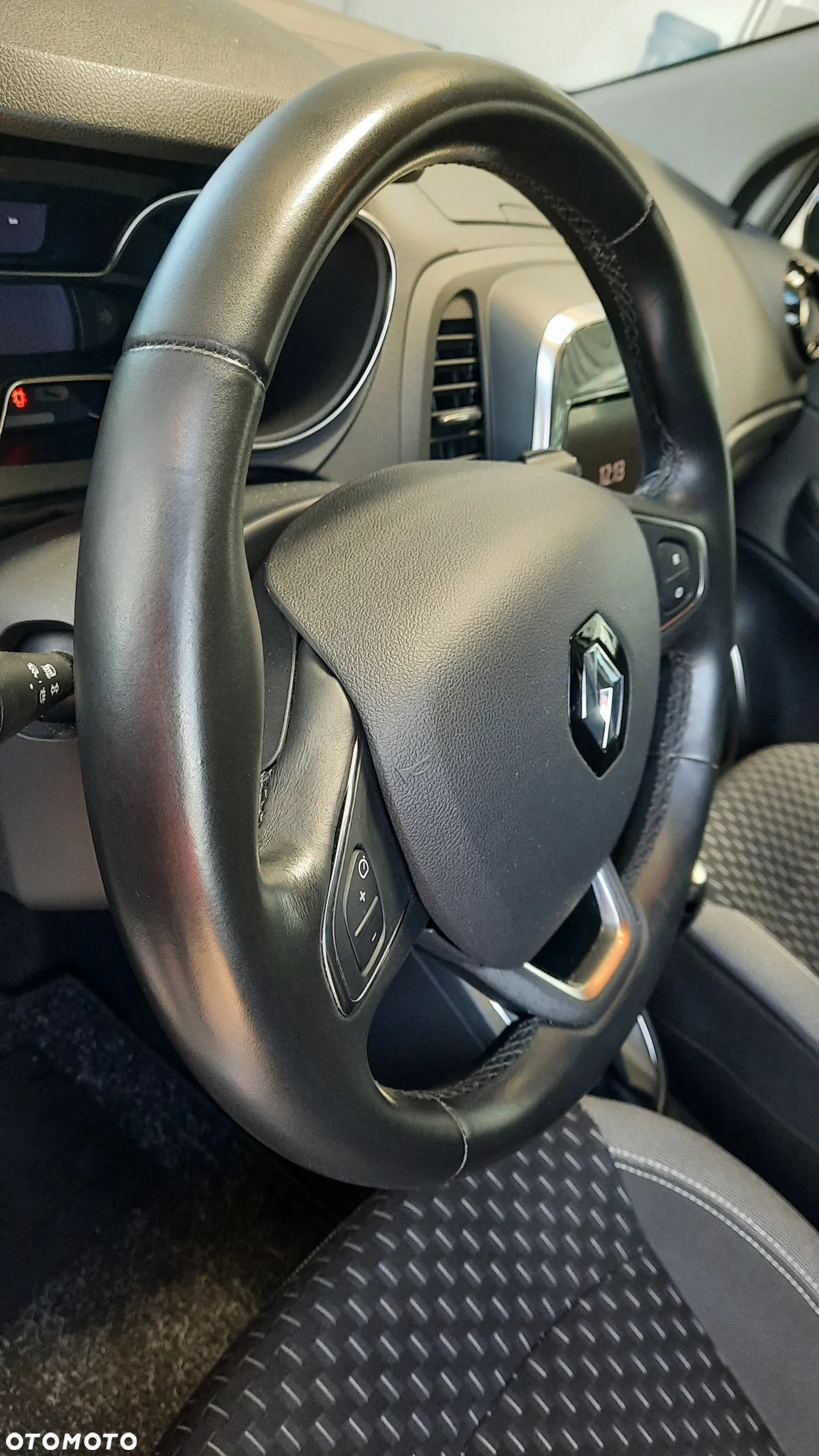 Renault Captur 0.9 Energy TCe Intens EU6 - 10