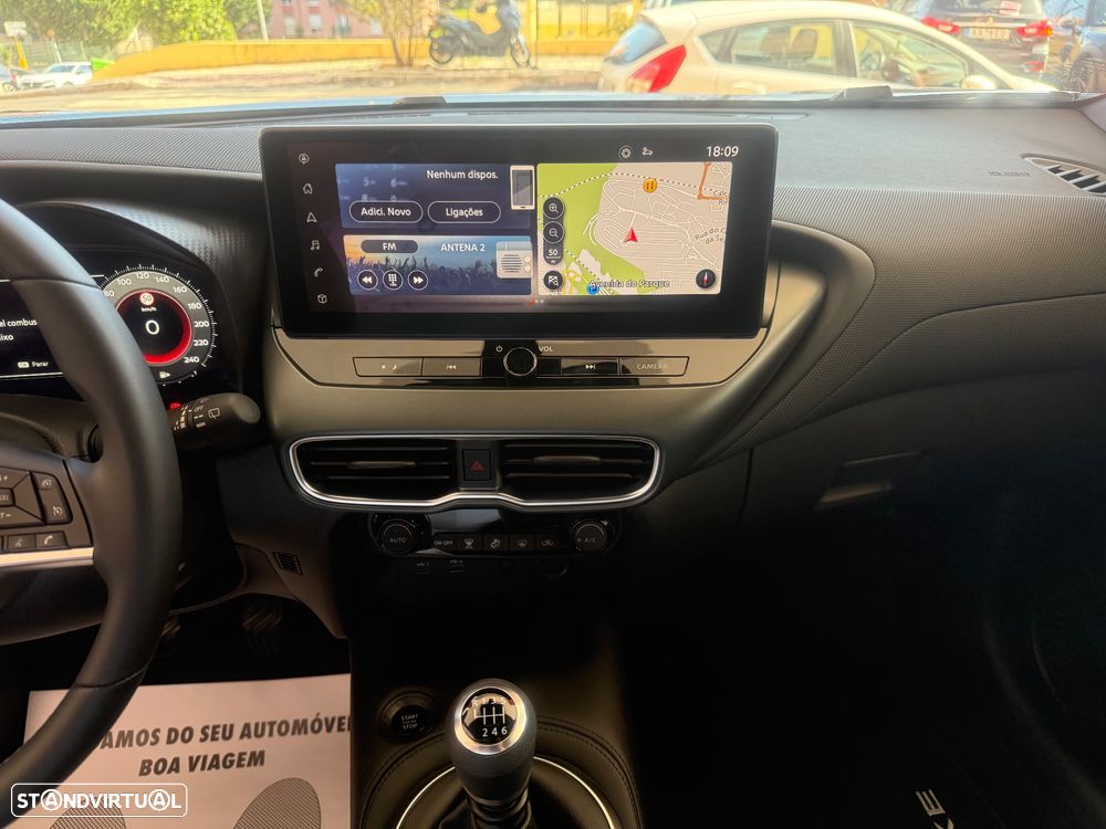 Nissan Juke 1.0 DIG-T N-Design C.Two Tone S. - 26