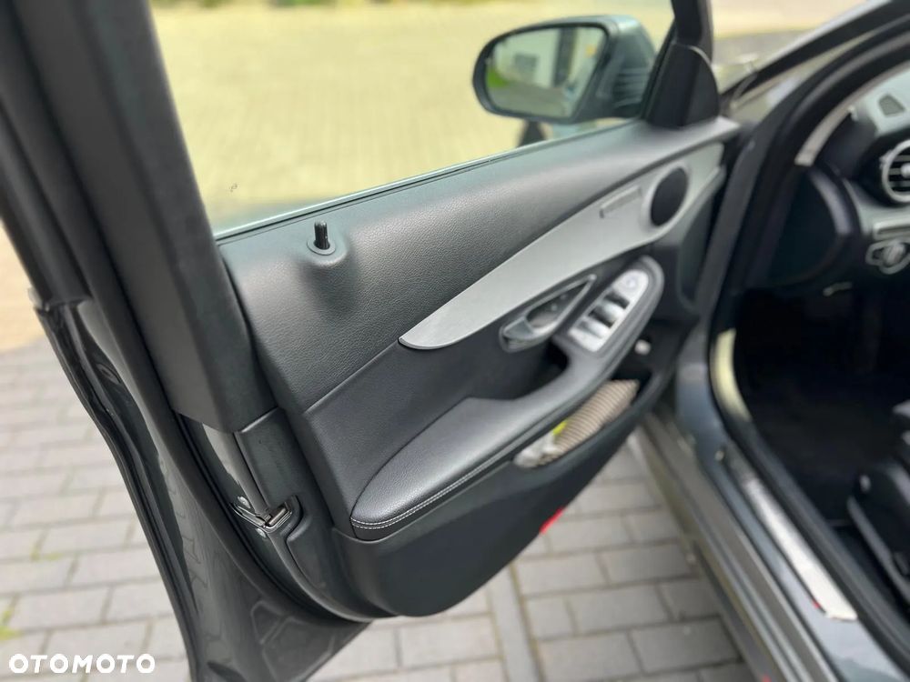 Mercedes-Benz Klasa C 220 d 4Matic T 9G-TRONIC AMG Line - 7