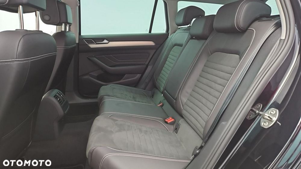 Volkswagen Passat Variant 2.0 TDI EVO Elegance DSG - 21