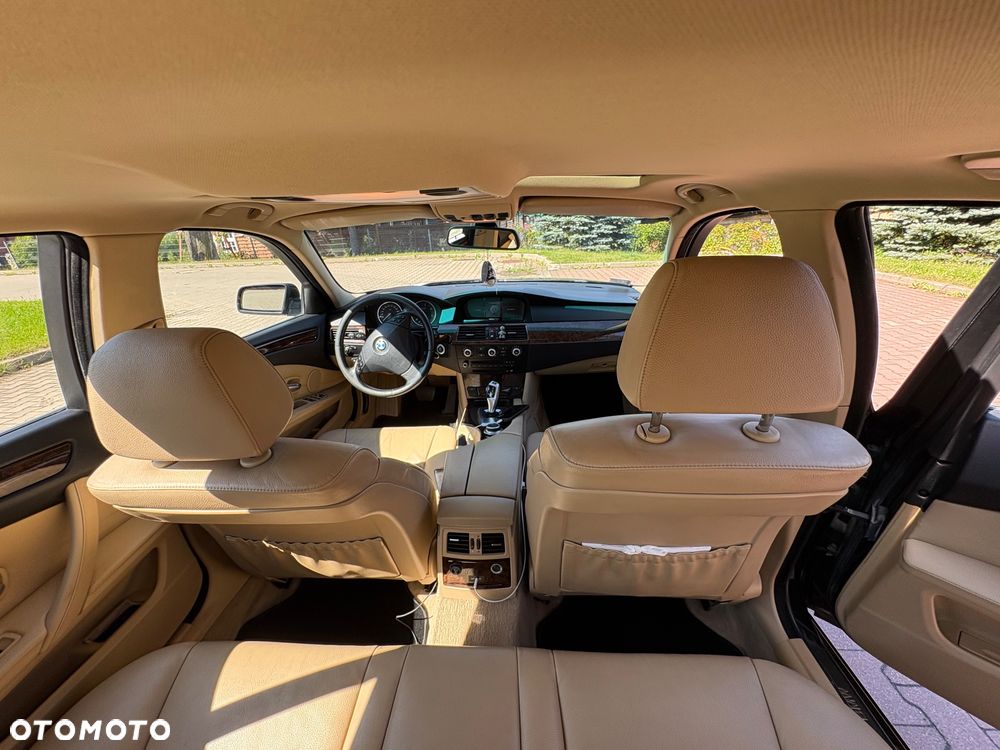 BMW Seria 5 530d xDrive - 9