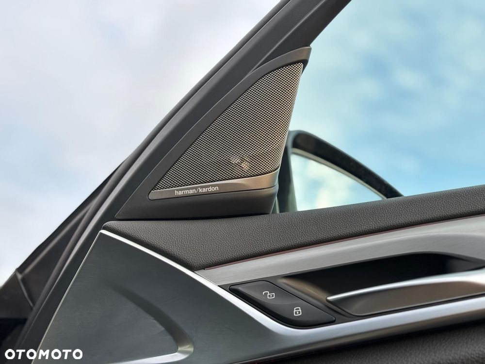 BMW Seria 5 530e M Sport sport - 24