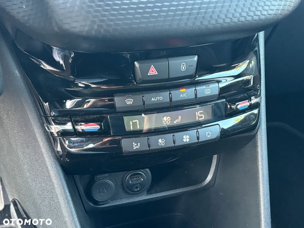 Peugeot 2008 BlueHDi 100 STOP & START Allure - 27