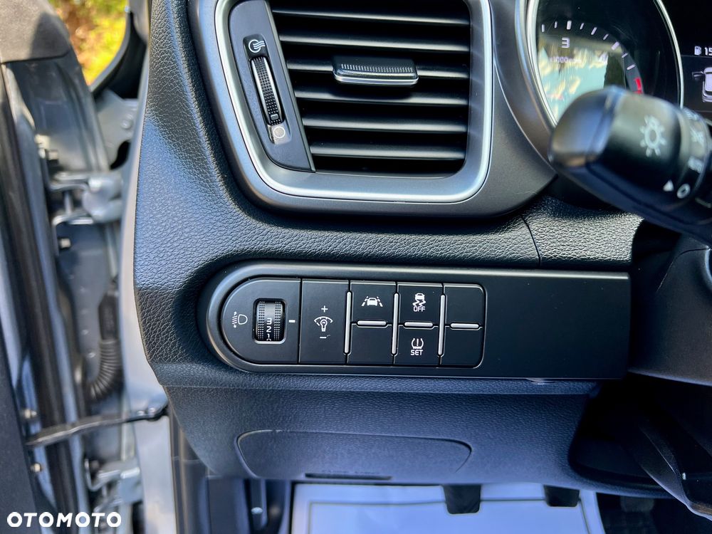Kia Ceed 1.6 CRDi SCR L - 26