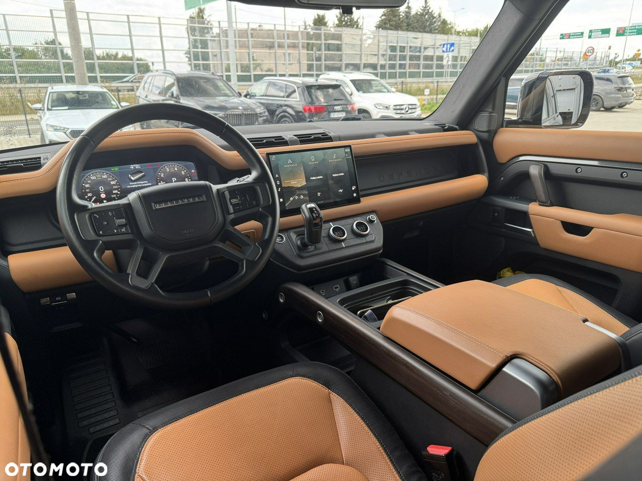 Land Rover Defender - 14