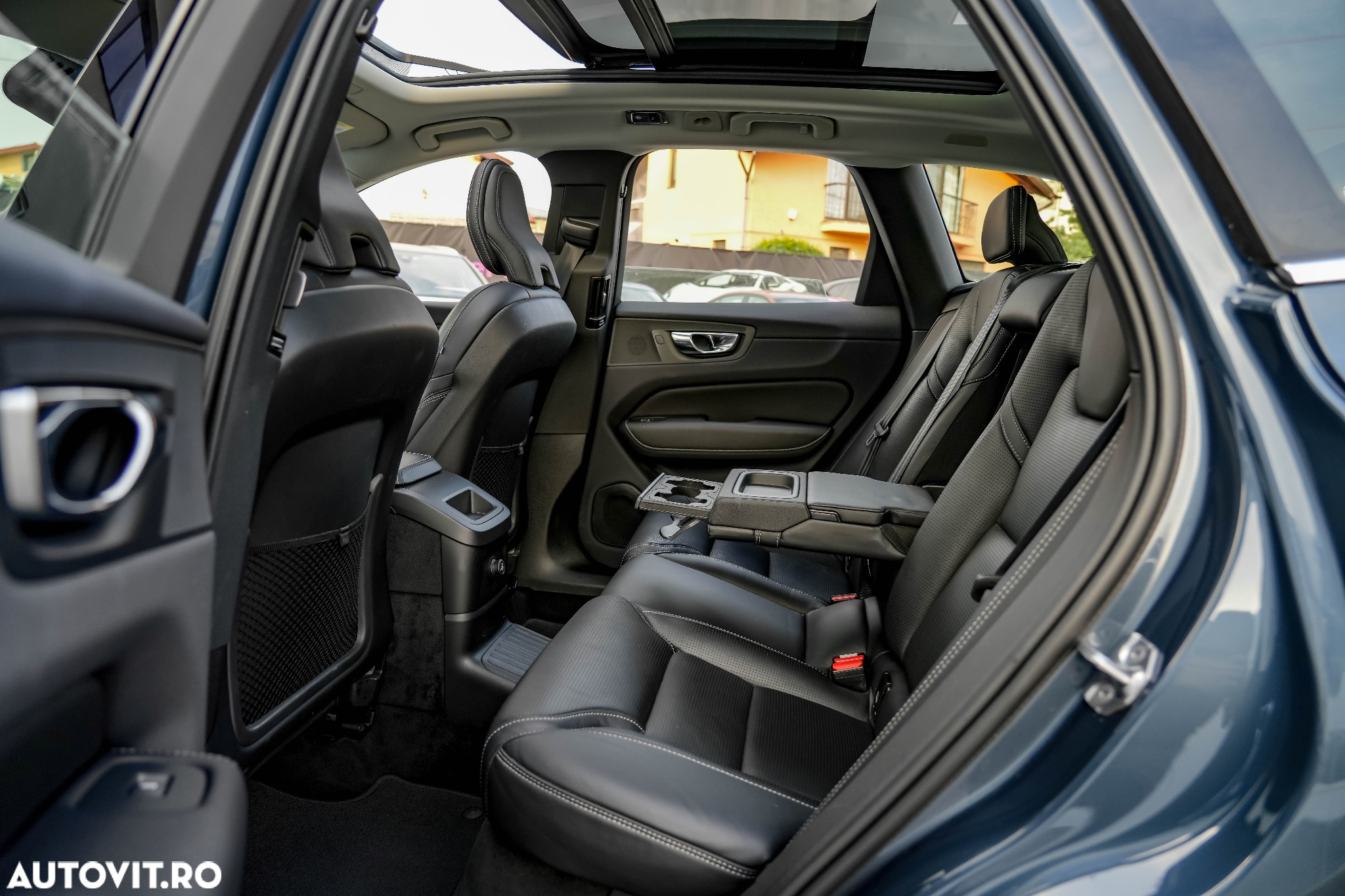 Volvo XC 60 T8 AWD Recharge Geartronic Inscription - 22