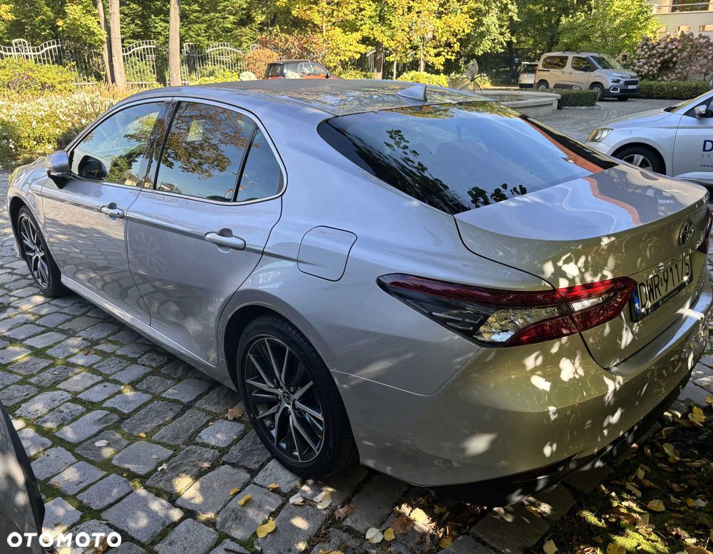 Toyota Camry - 5