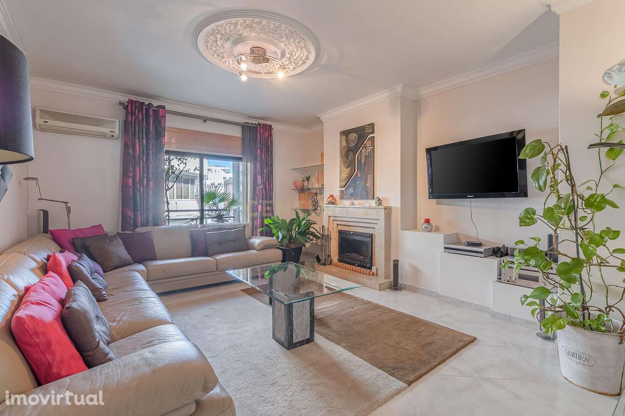 Apartamento T3 | Faro | Estacionamento | Arrecadação - Grande imagem: 2/22