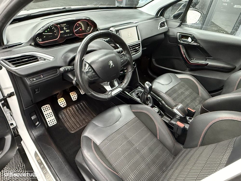 Peugeot 2008 1.2 PureTech GT Line - 9