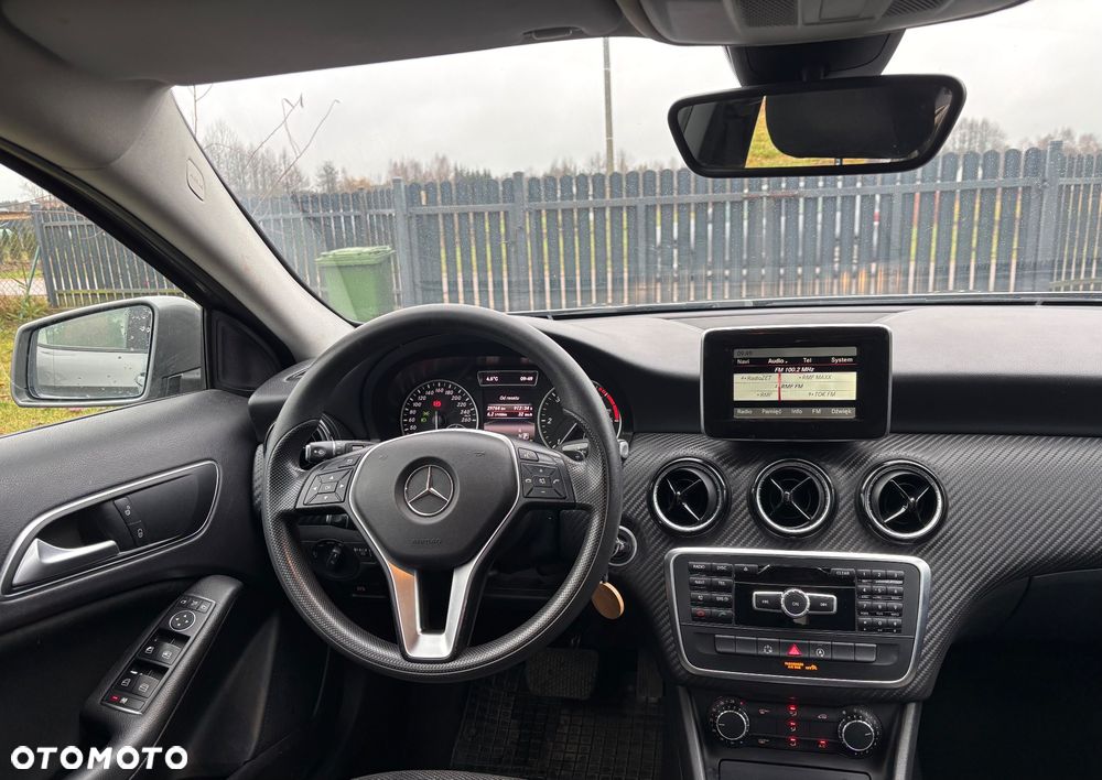 Mercedes-Benz GLA - 12