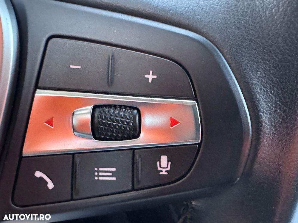 BMW Seria 3 320d xDrive AT MHEV - 32