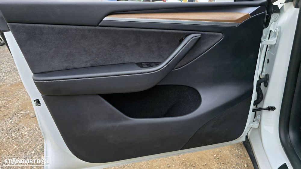 Tesla Model Y Long Range Tração Integral - 8