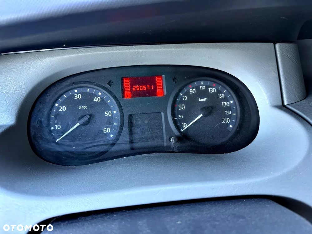 Renault Trafic - 9
