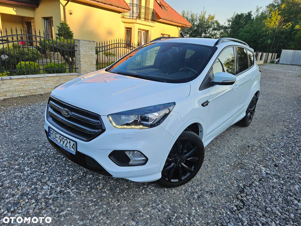 Ford Kuga - 1