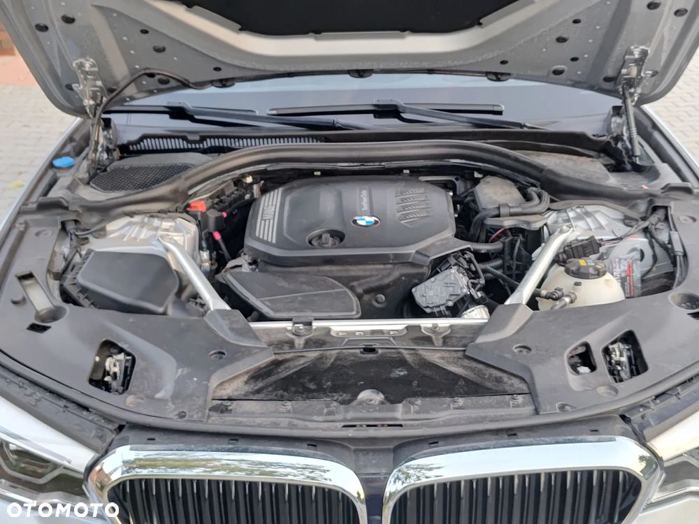 BMW Seria 5 520d Sport Line sport - 8