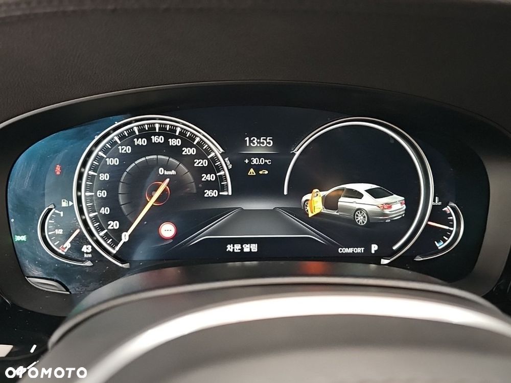 BMW Seria 5 530i xDrive M Sport Edition - 10