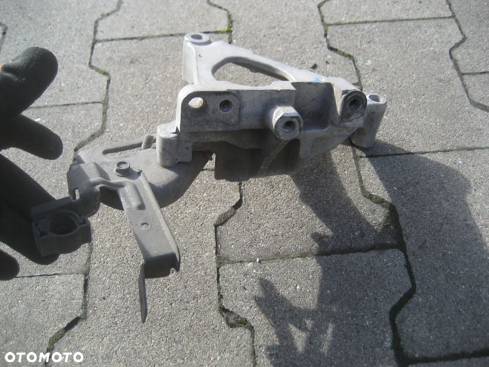 nissan x trail t30 01-06r 2,2 dci łapa wspornik silnika - 3