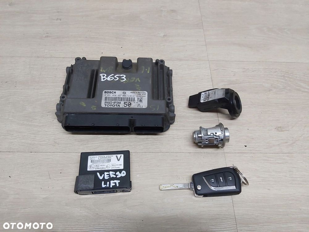 Toyota VERSO 13-18 r 1,6 d4d zestaw odpalenia komputer kluczyk 89661-0F500 - 1