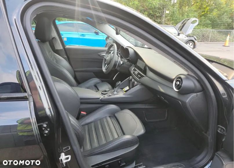 Alfa Romeo Giulia 2.0 Turbo TI Q4 - 11