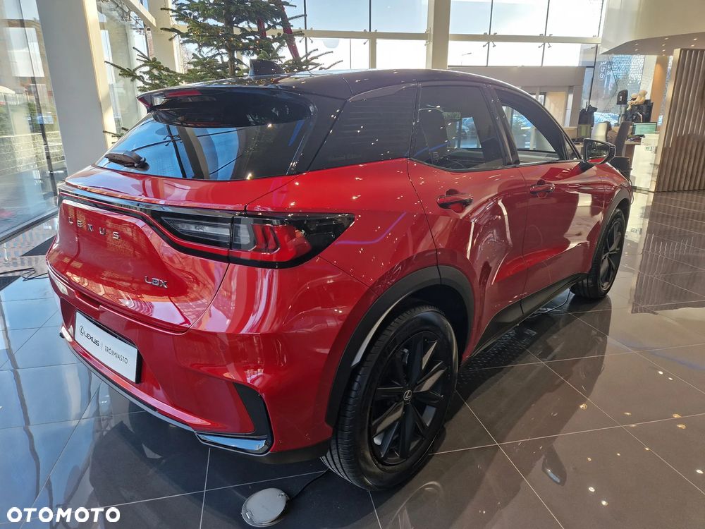 Lexus LBX 1.5 Hybrid Vibrant Edition - 4