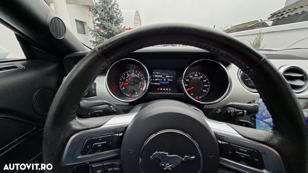 Ford Mustang - 8