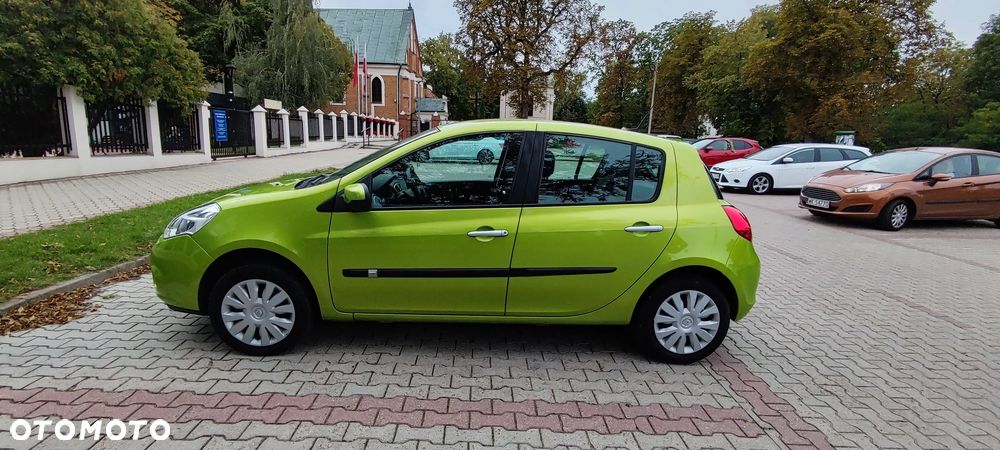 Renault Clio 1.2 16V Authentique - 8