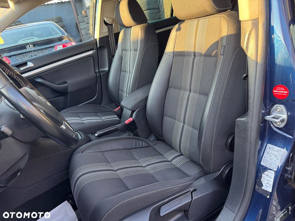 Volkswagen Golf 1.6 TDI DPF MATCH - 23