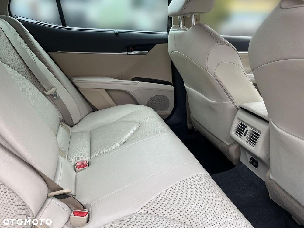 Toyota Camry 2.5 Hybrid Executive CVT - 10