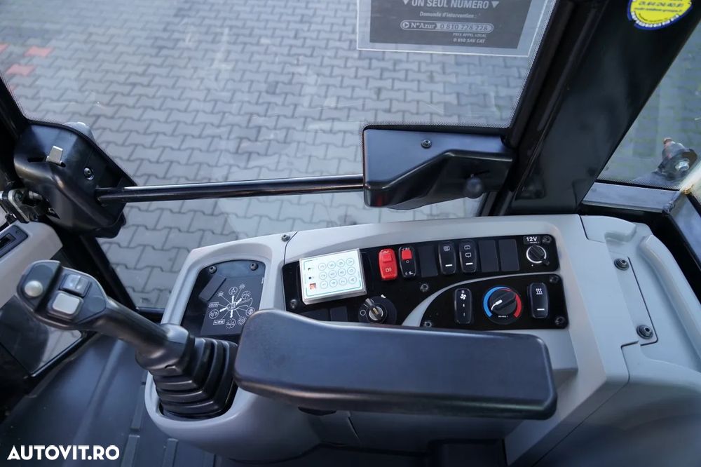 Cat 906M / ÎNCĂRCĂTOR PE ROȚI / 2020 / CUPĂ CU FALCI / - 33